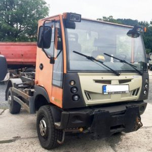 foto 4x4 hook 6.5t municipal BU200 +WINTER container gritt blade Bucher