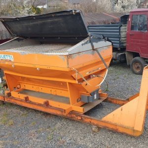 foto 4x4 hook 6.5t municipal BU200 +WINTER container gritt blade Bucher