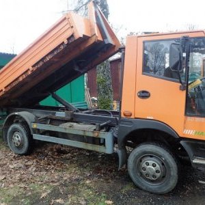 foto 4x4 hook 6.5t municipal BU200 +WINTER container gritt blade Bucher